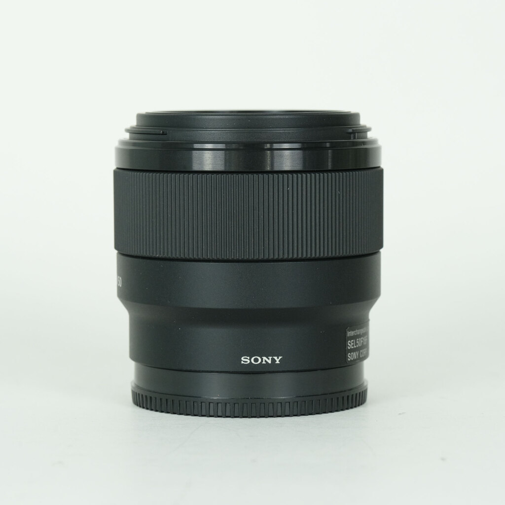 美品箱ありSONY FE 50mm F1.8EマウントレンズSEL50F18F SONY FE 50mm F1.8 SEL50F18Fの出品 | ONE SCENE（ワンシーン）