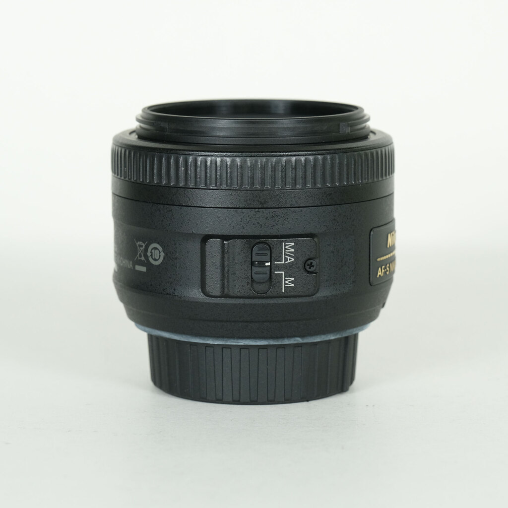 Nikon AF-S DX NIKKOR 35mm f/1.8Gの出品 | ONE SCENE（ワンシーン）