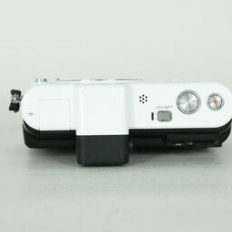 Nikon Nikon1 V1 ボディ ホワイト Nikon Nikon1 V1 ボディ ホワイト
