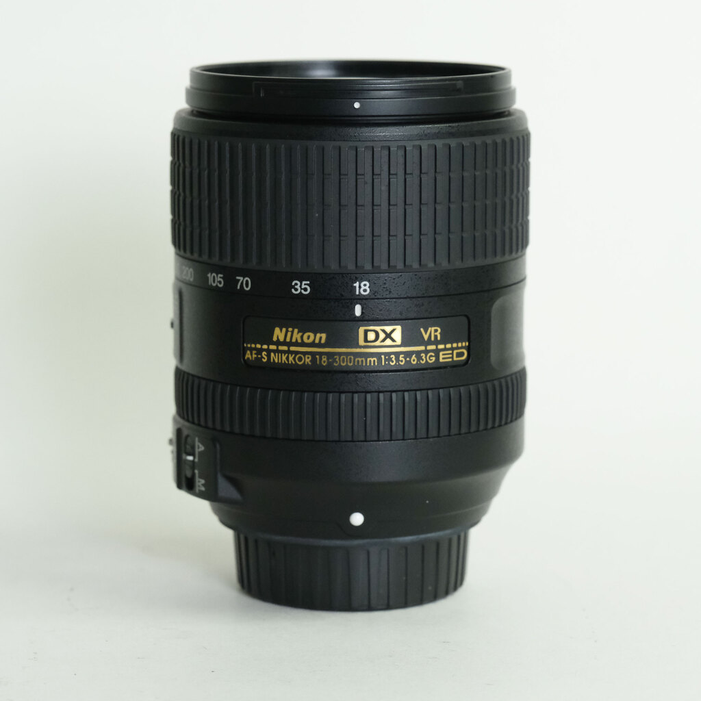 Nikon AF-S DX NIKKOR 18-300mm f/3.5-6.3G ED VR
