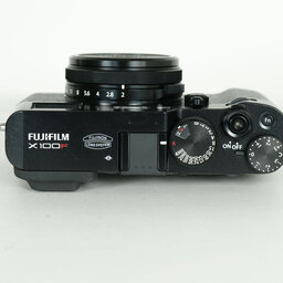 FUJIFILM X100F ブラック FUJIFILM X100F ブラック