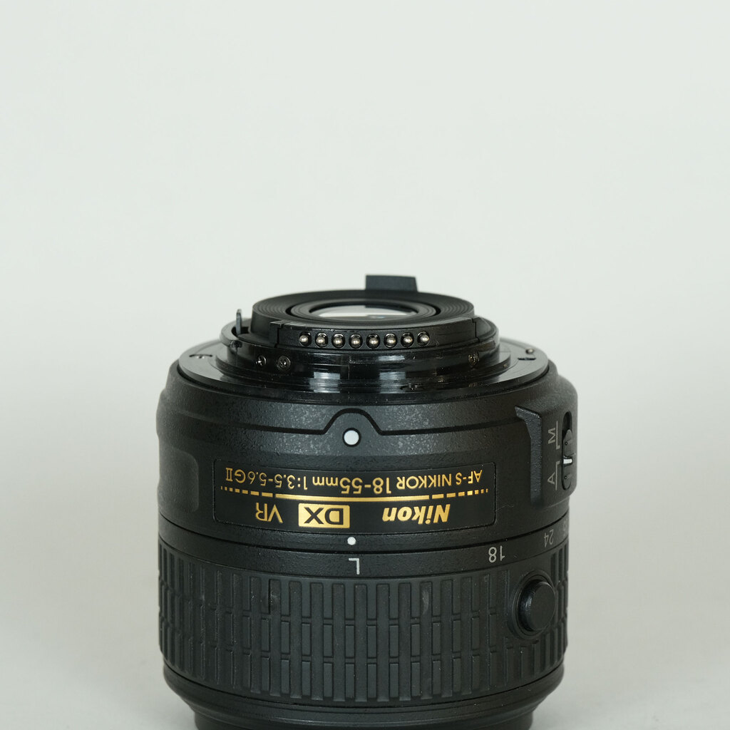 Nikon AF-S DX NIKKOR 18-55mm f3.5-5.6G VR II
