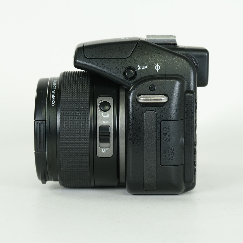 OLYMPUS CAMEDIA SP-570UZ