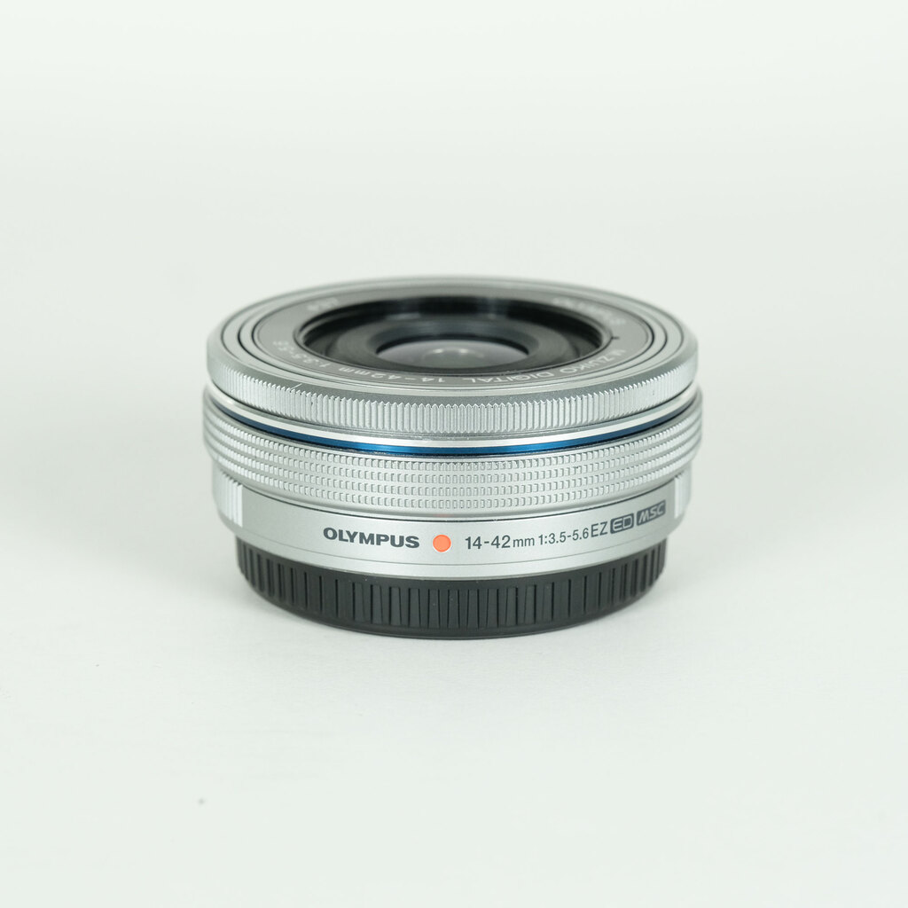 OLYMPUS M.ZUIKO DIGITAL ED 14-42mm F3.5-5.6 EZ シルバーの出品
