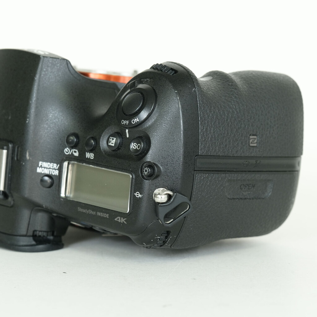 SONY α99II（ILCA-99M2）