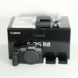 Canon EOS R8