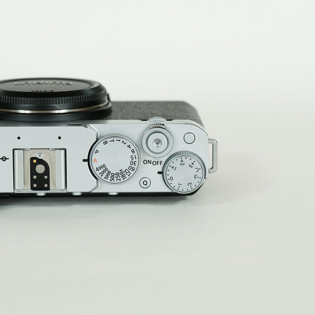 FUJIFILM X-E4