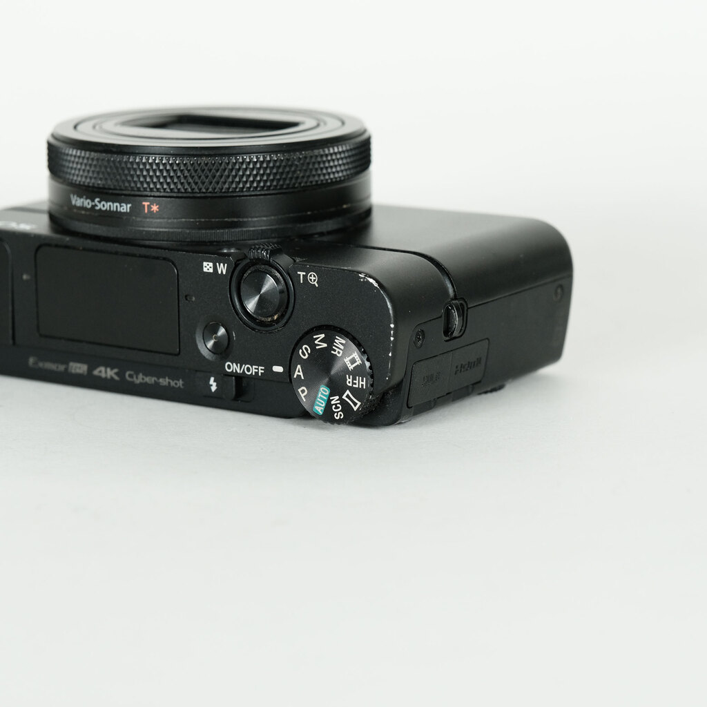 SONY Cyber-shot DSC-RX100M6