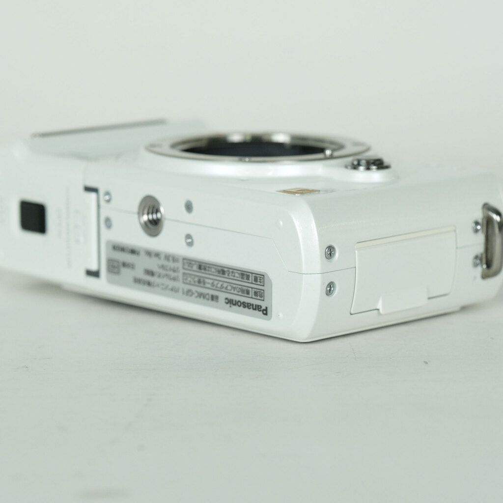 Panasonic LUMIX DMC-GF1 ボディ シェルホワイトの出品 | ONE SCENE