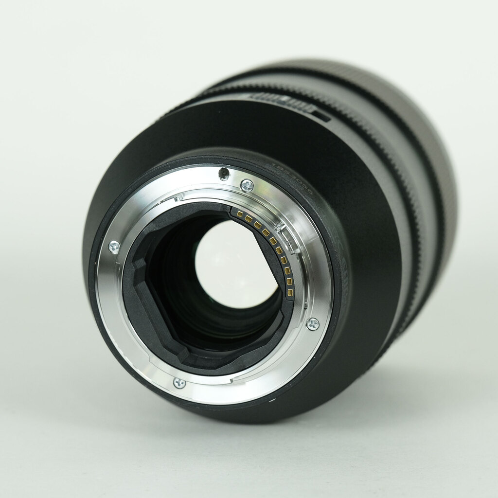 SONY FE 135mm F1.8 GM SEL135F18GMの出品 | ONE SCENE（ワンシーン）