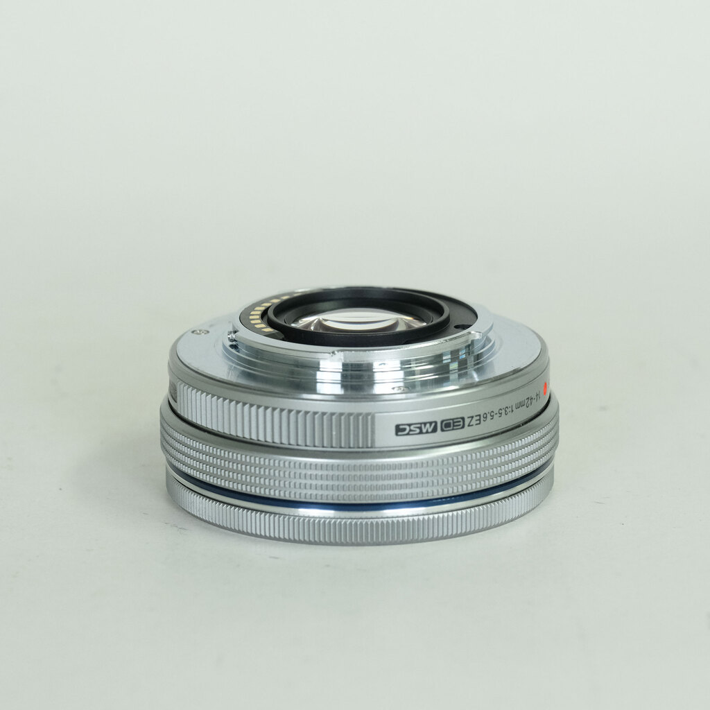 OLYMPUS M.ZUIKO DIGITAL ED 14-42mm F3.5-5.6 EZ シルバー OLYMPUS M.ZUIKO DIGITAL ED 14-42mm F3.5-5.6 EZ シルバー