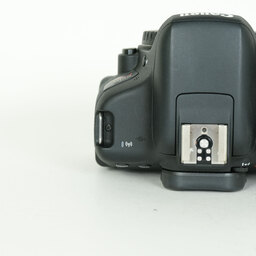 Canon EOS Kiss X8i