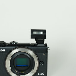 Canon EOS M100 Canon EOS M100