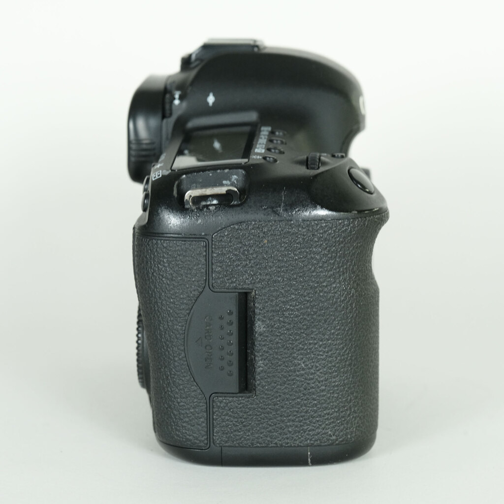 Canon EOS 5D Mark III Canon EOS 5D Mark III