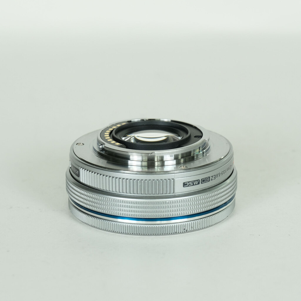 OLYMPUS M.ZUIKO DIGITAL ED 14-42mm F3.5-5.6 EZ シルバーの出品