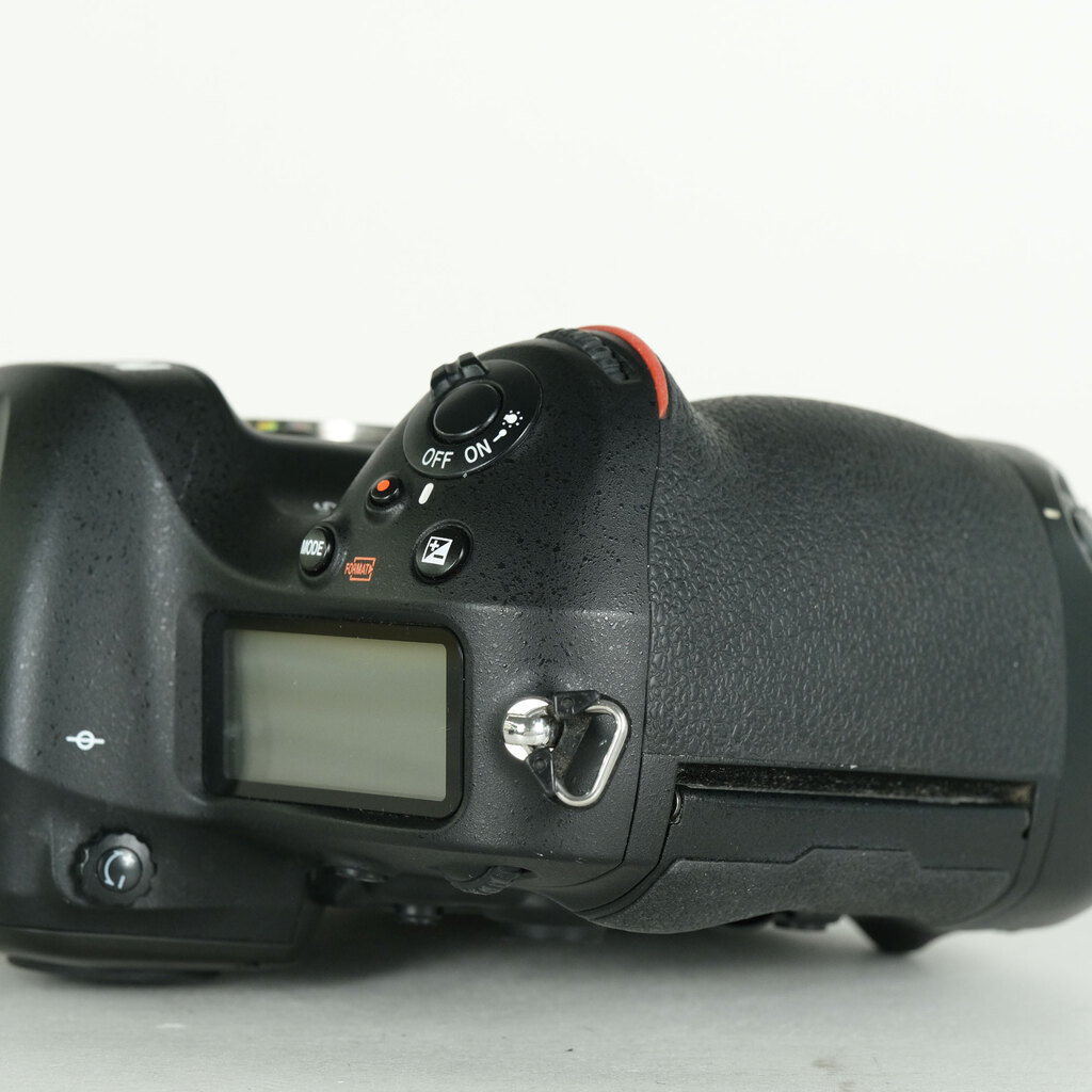 Nikon D4Sの出品 | ONE SCENE（ワンシーン）
