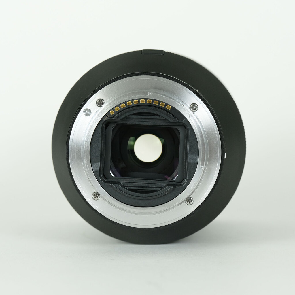 SONY FE 24-240mm F3.5-6.3 OSS SEL24240