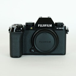FUJIFILM X-S10