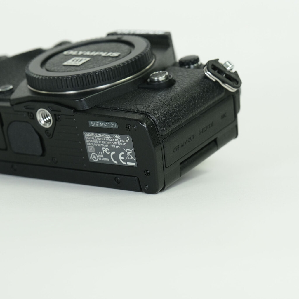 OLYMPUS OM-D E-M5 Mark II