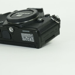 OLYMPUS OM-D E-M5 Mark II