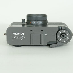 FUJIFILM X half X-HF1