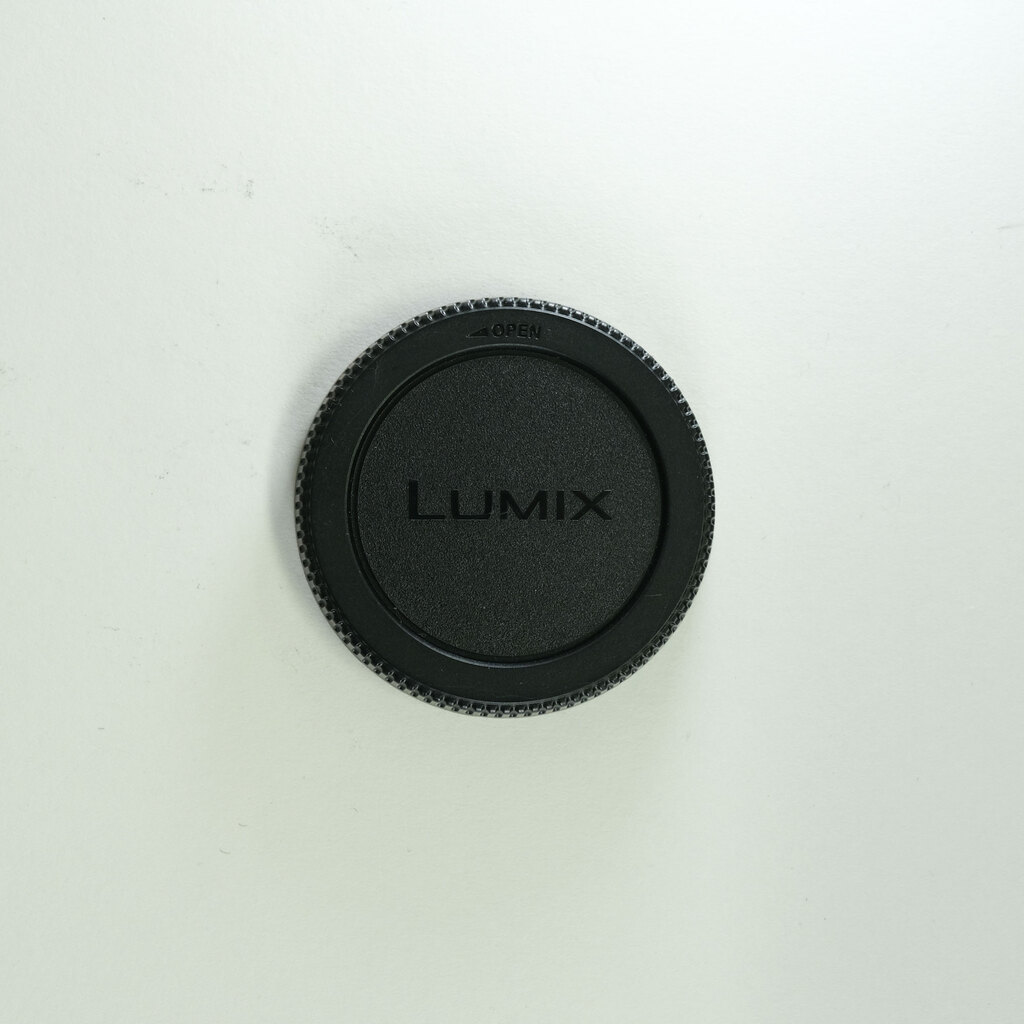 Panasonic LEICA DG NOCTICRON 42.5mm / F1.2 ASPH. / POWER O.I.S.