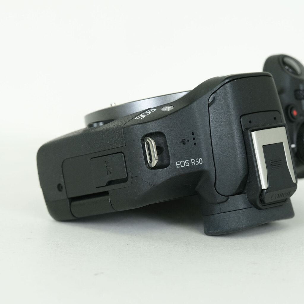 Canon EOS R50