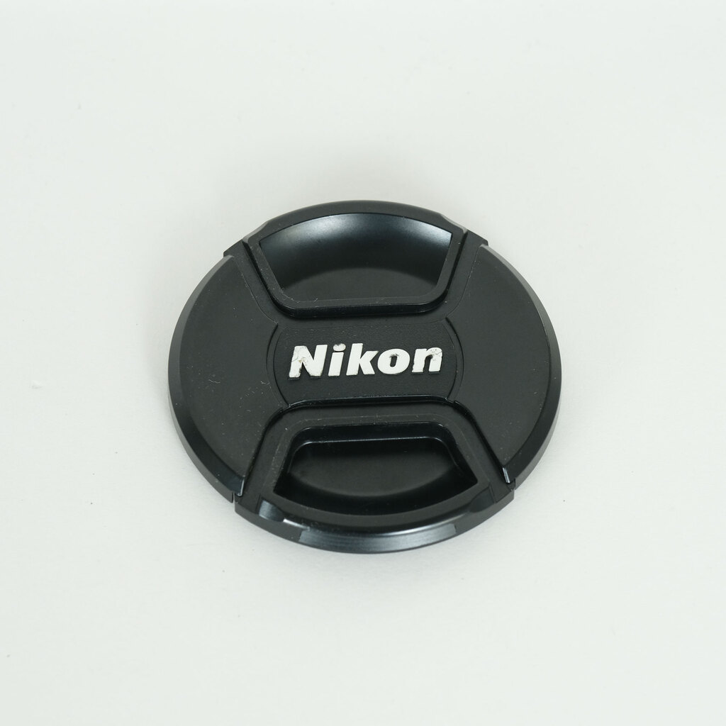 Nikon AF-S DX Zoom-Nikkor 17-55mm f/2.8G IF-ED Nikon AF-S DX Zoom-Nikkor 17-55mm f/2.8G IF-ED