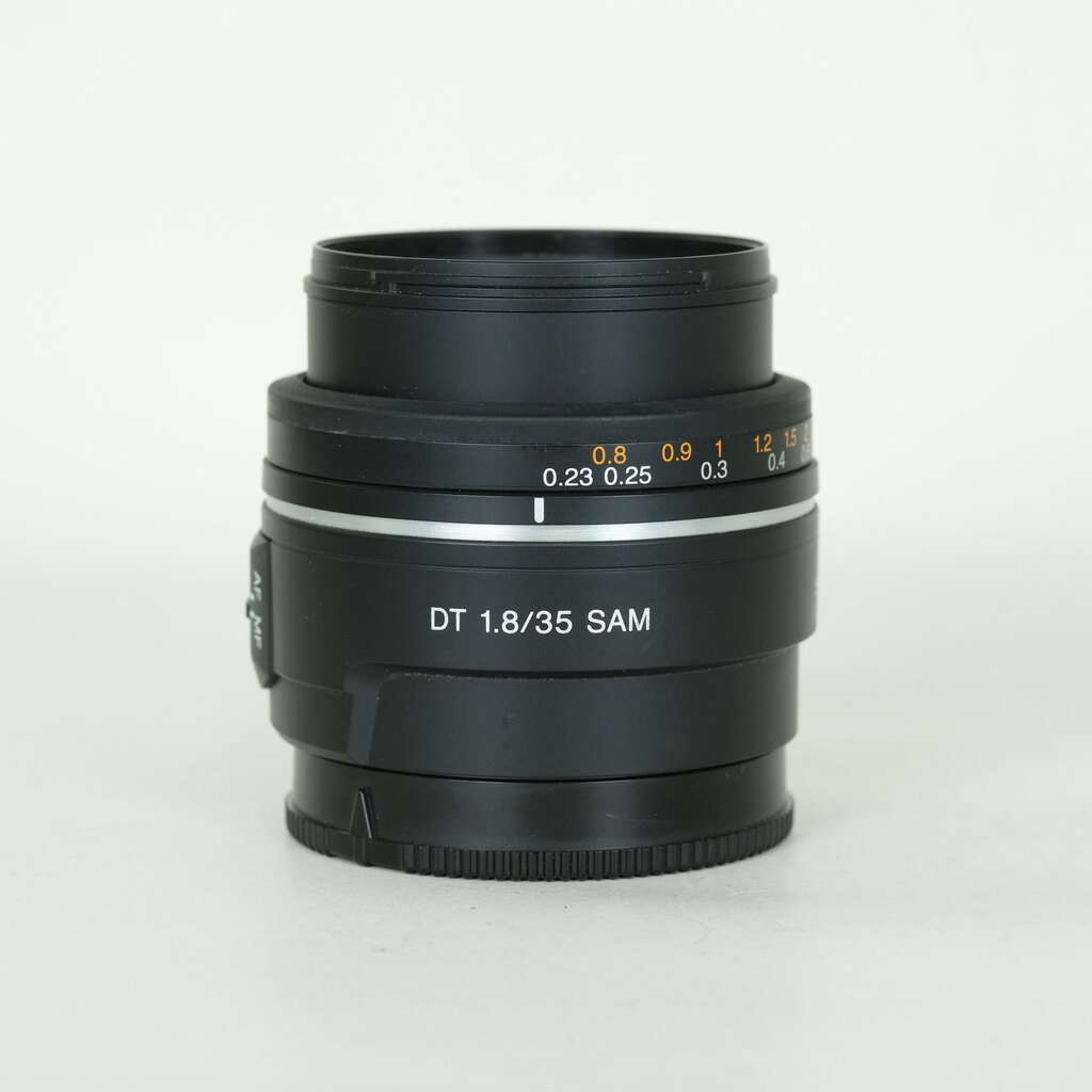 SONY DT 35mm F1.8 SAM SAL35F18
