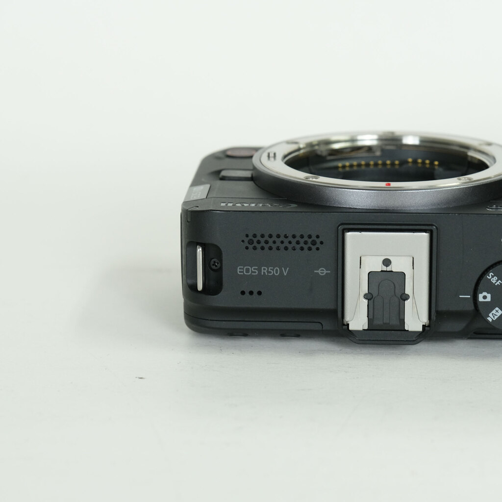 Canon EOS R50 V