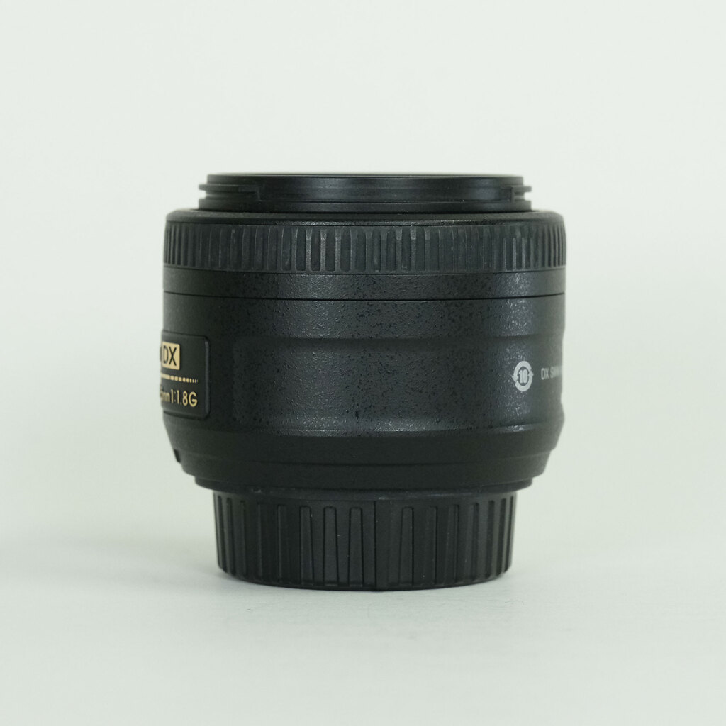 Nikon AF-S DX NIKKOR 35mm f/1.8G Nikon AF-S DX NIKKOR 35mm f/1.8G