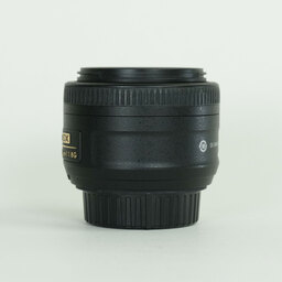 Nikon AF-S DX NIKKOR 35mm f/1.8G Nikon AF-S DX NIKKOR 35mm f/1.8G