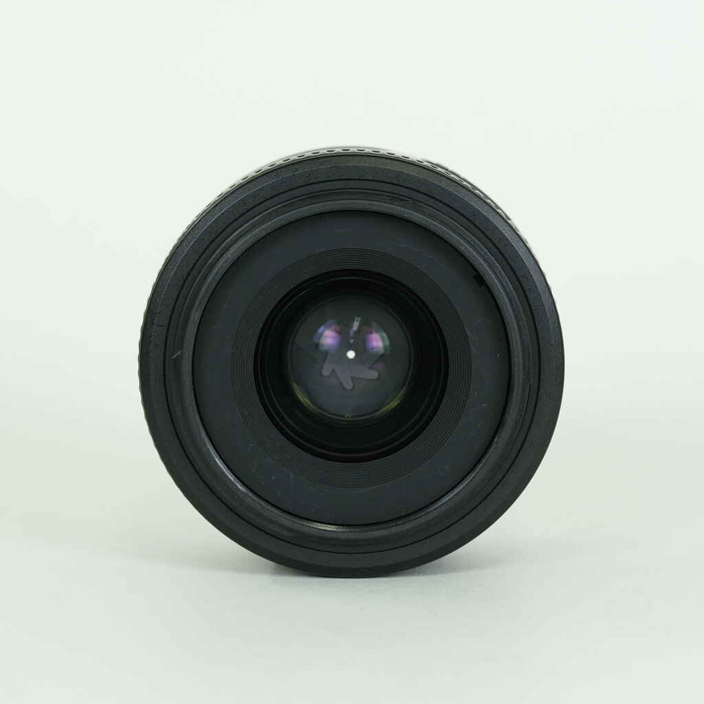 Nikon AF-S DX NIKKOR 35mm f/1.8G Nikon AF-S DX NIKKOR 35mm f/1.8G