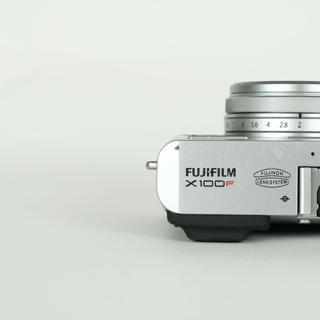 FUJIFILM X100F シルバー FUJIFILM X100F シルバー