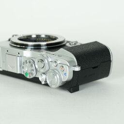 OLYMPUS PEN E-P7