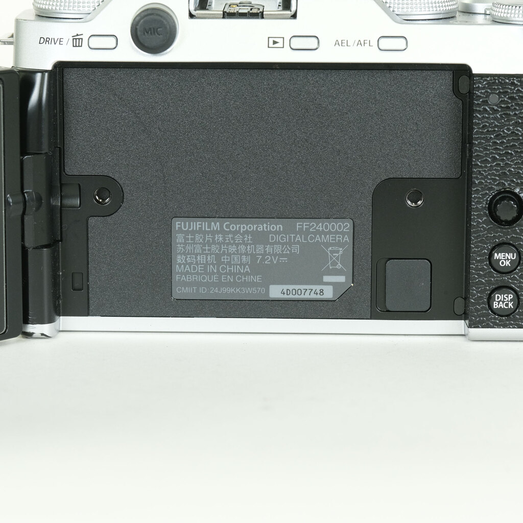 FUJIFILM X-M5