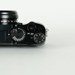 FUJIFILM X100V ブラック