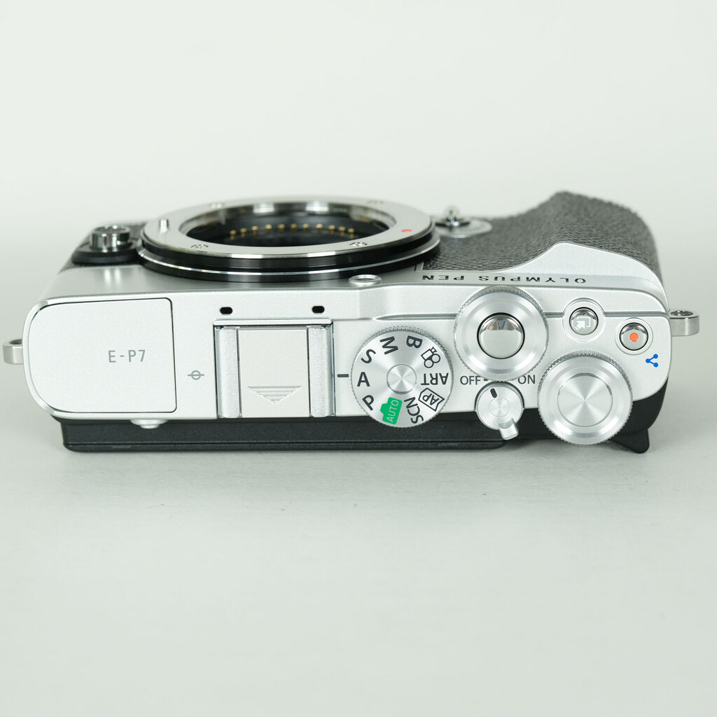 OLYMPUS PEN E-P7