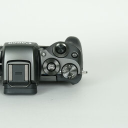 Canon EOS M5