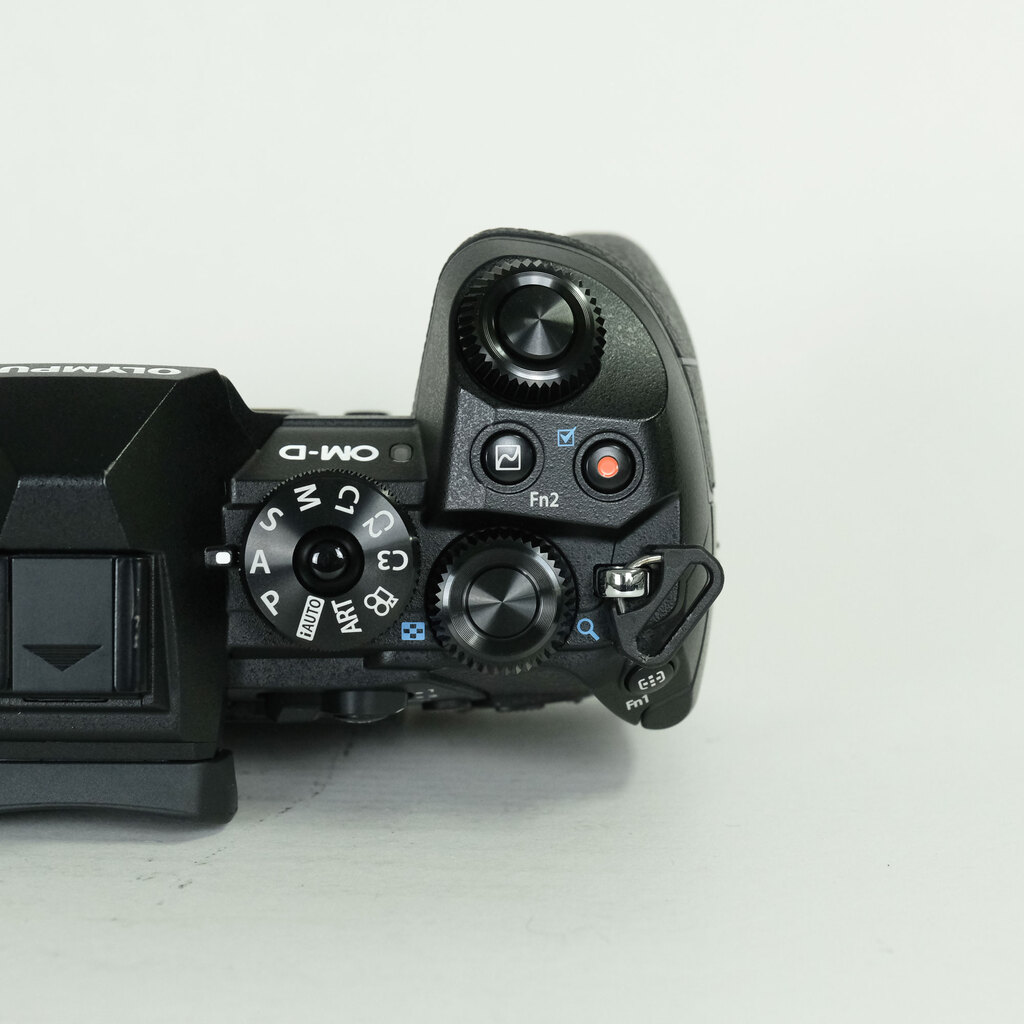 OLYMPUS OM-D E-M1 Mark II