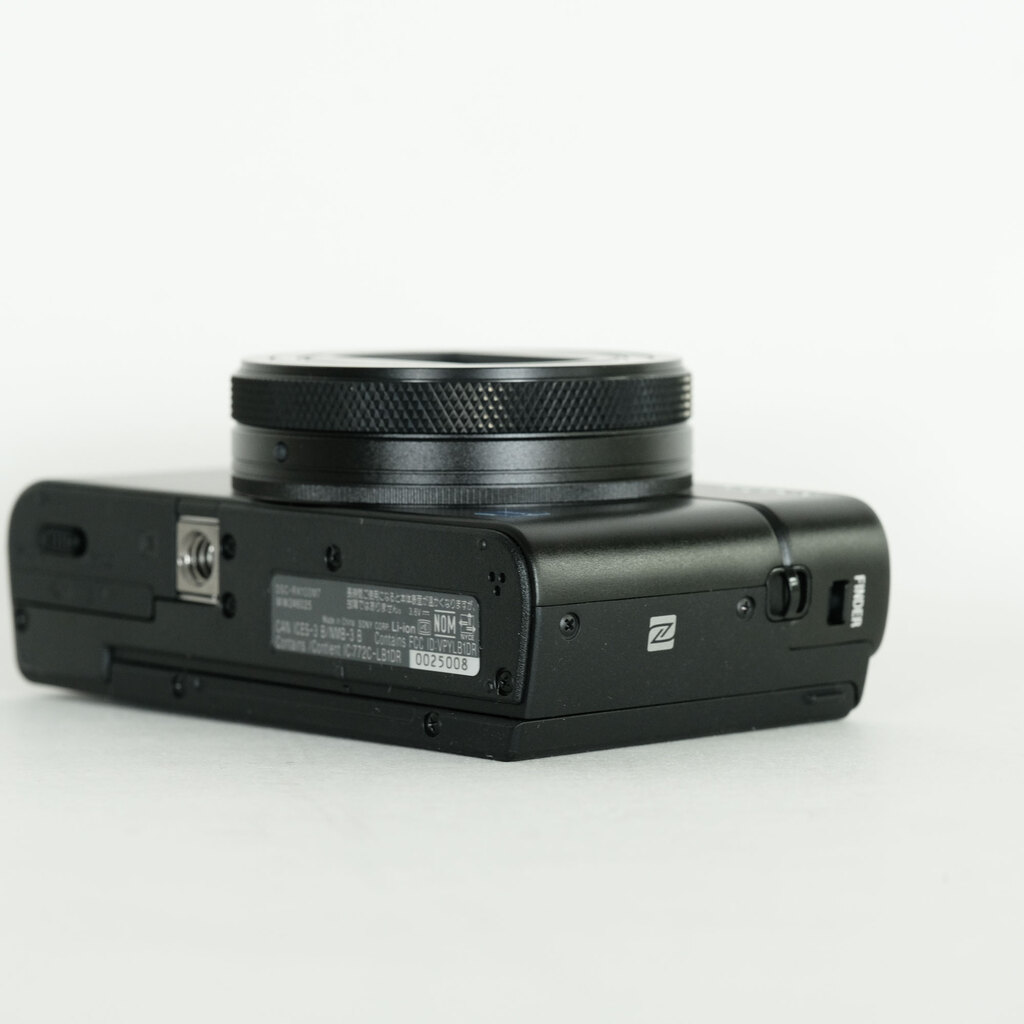 SONY Cyber-shot DSC-RX100M7