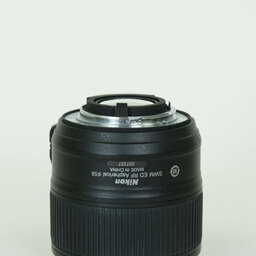 Nikon AF-S NIKKOR 35mm f/1.8G ED Nikon AF-S NIKKOR 35mm f/1.8G ED