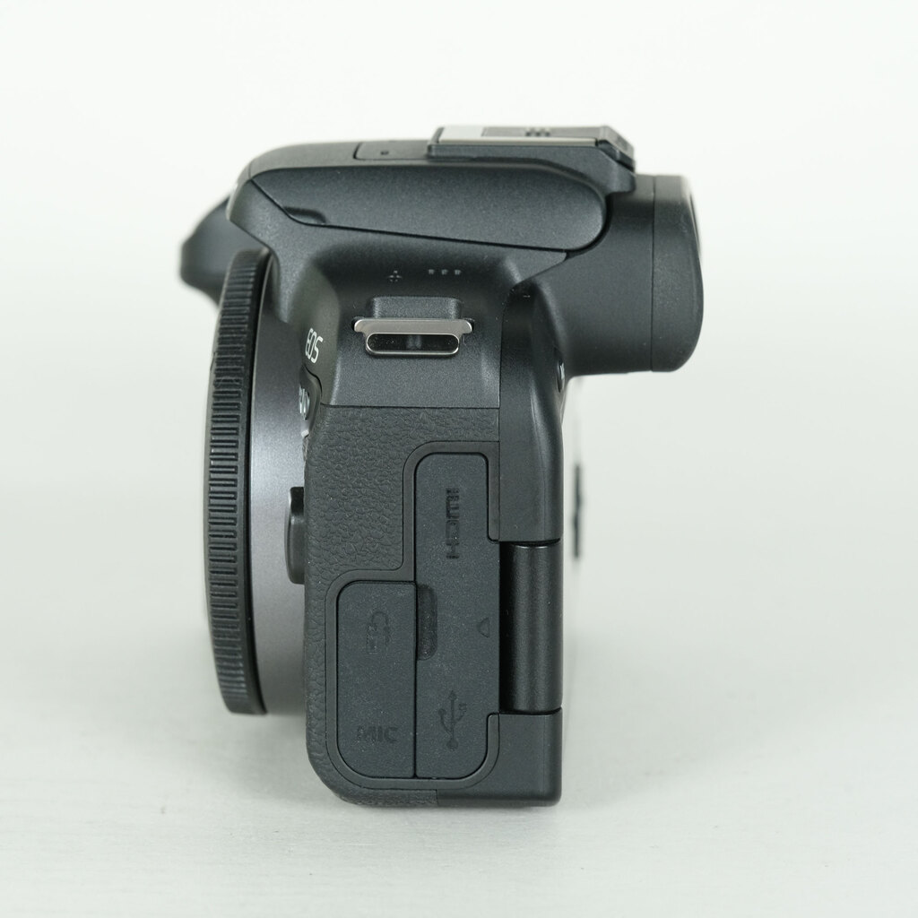 Canon EOS R10 [�{�f�B]