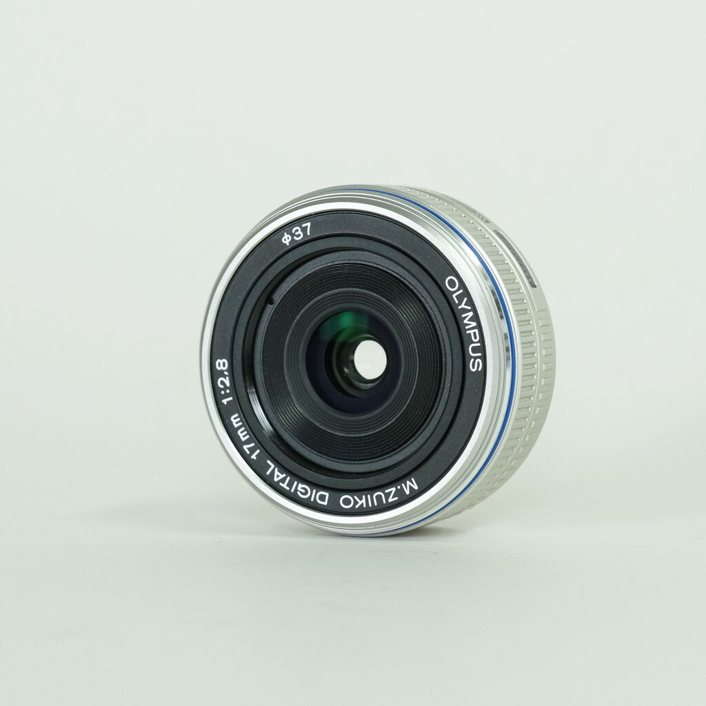 OLYMPUS M.ZUIKO DIGITAL 17mm F2.8 シルバー
