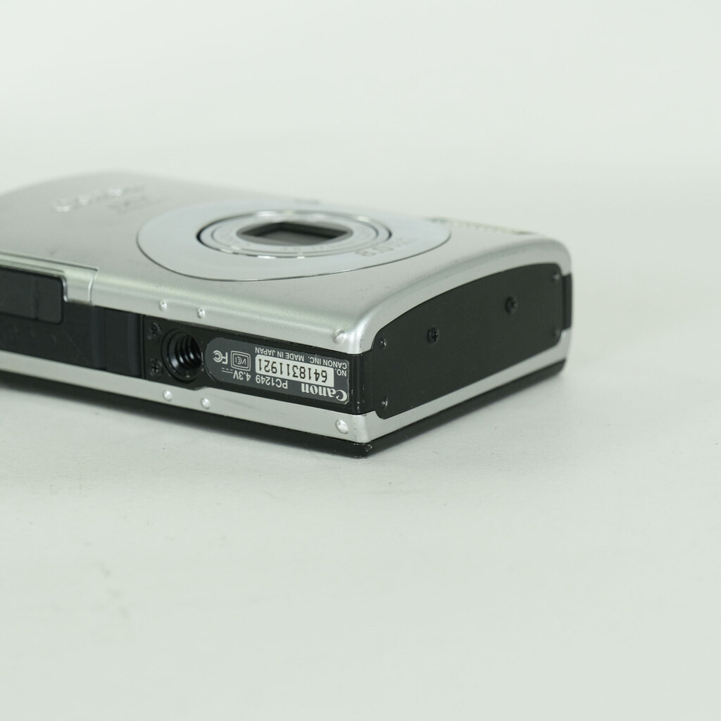 Canon IXY DIGITAL 910IS シルバー