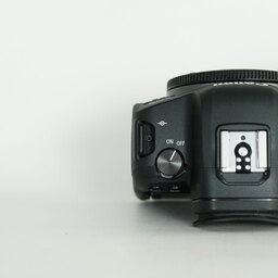 Canon EOS R6 Canon EOS R6