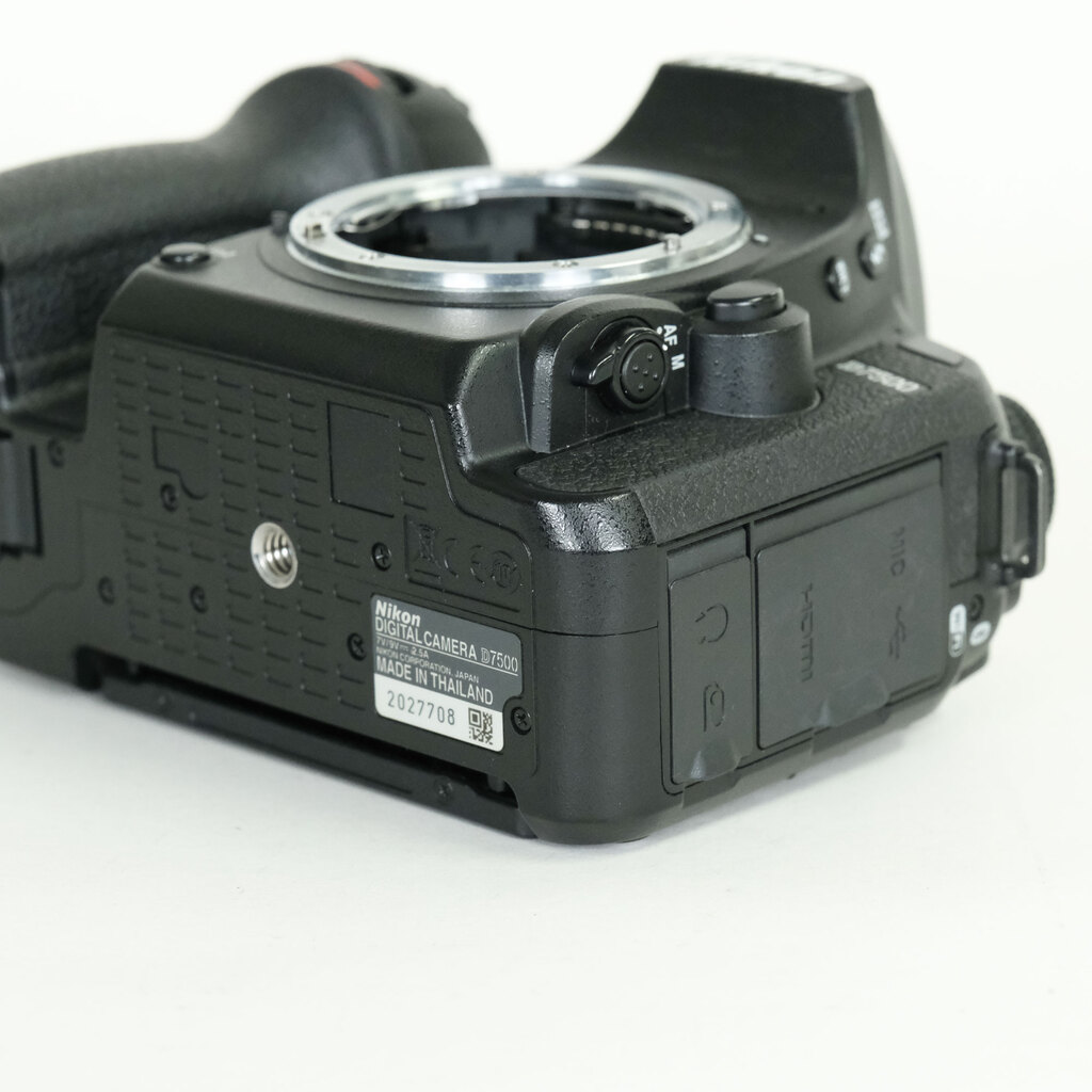 Nikon D7500