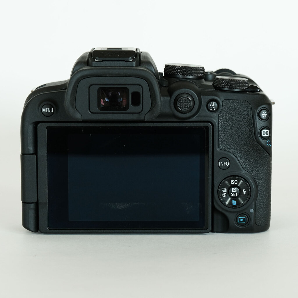 Canon EOS R10