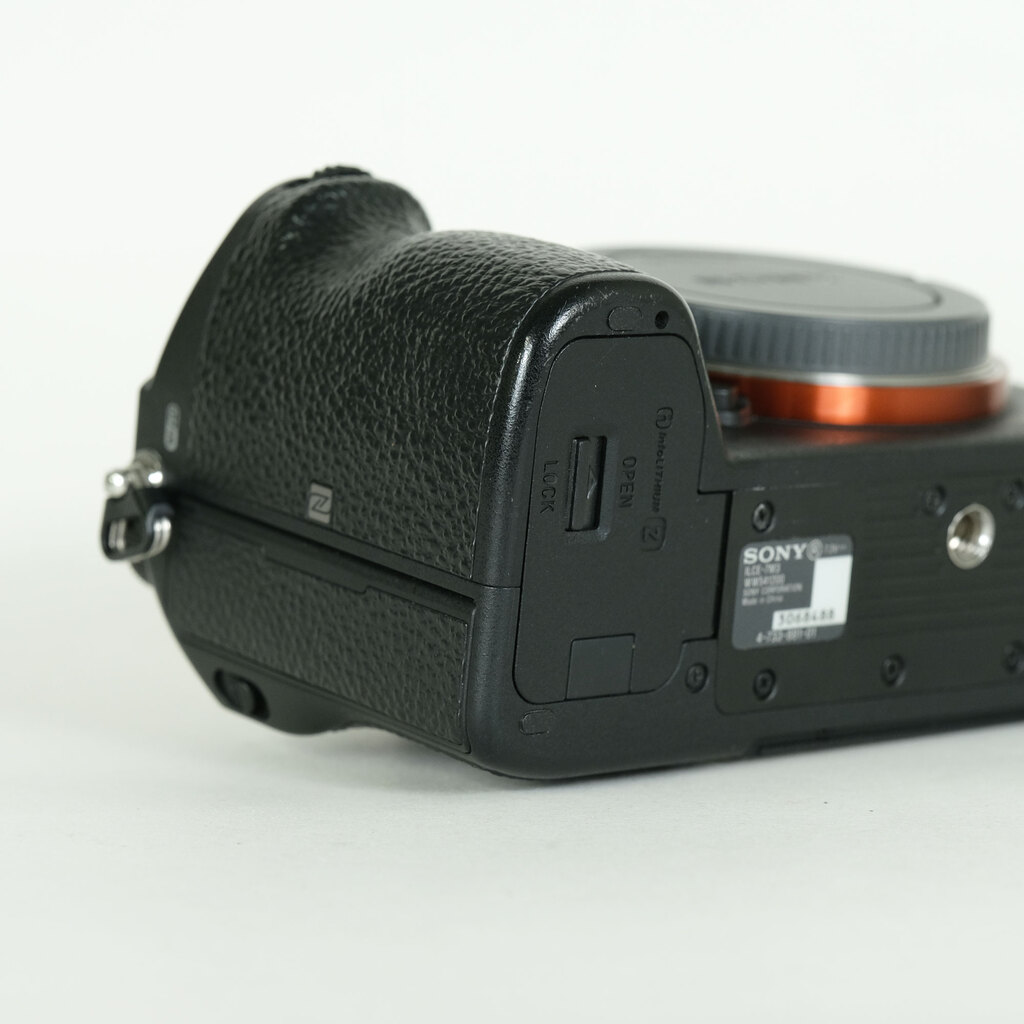 SONY α7 III(ILCE-7M3) SONY α7 III(ILCE-7M3)