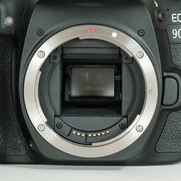 Canon EOS 90D